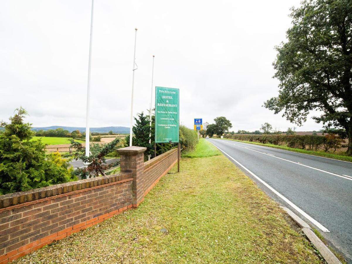 Oyo White Horse Lodge Hotel, East Thirsk Bagby Εξωτερικό φωτογραφία